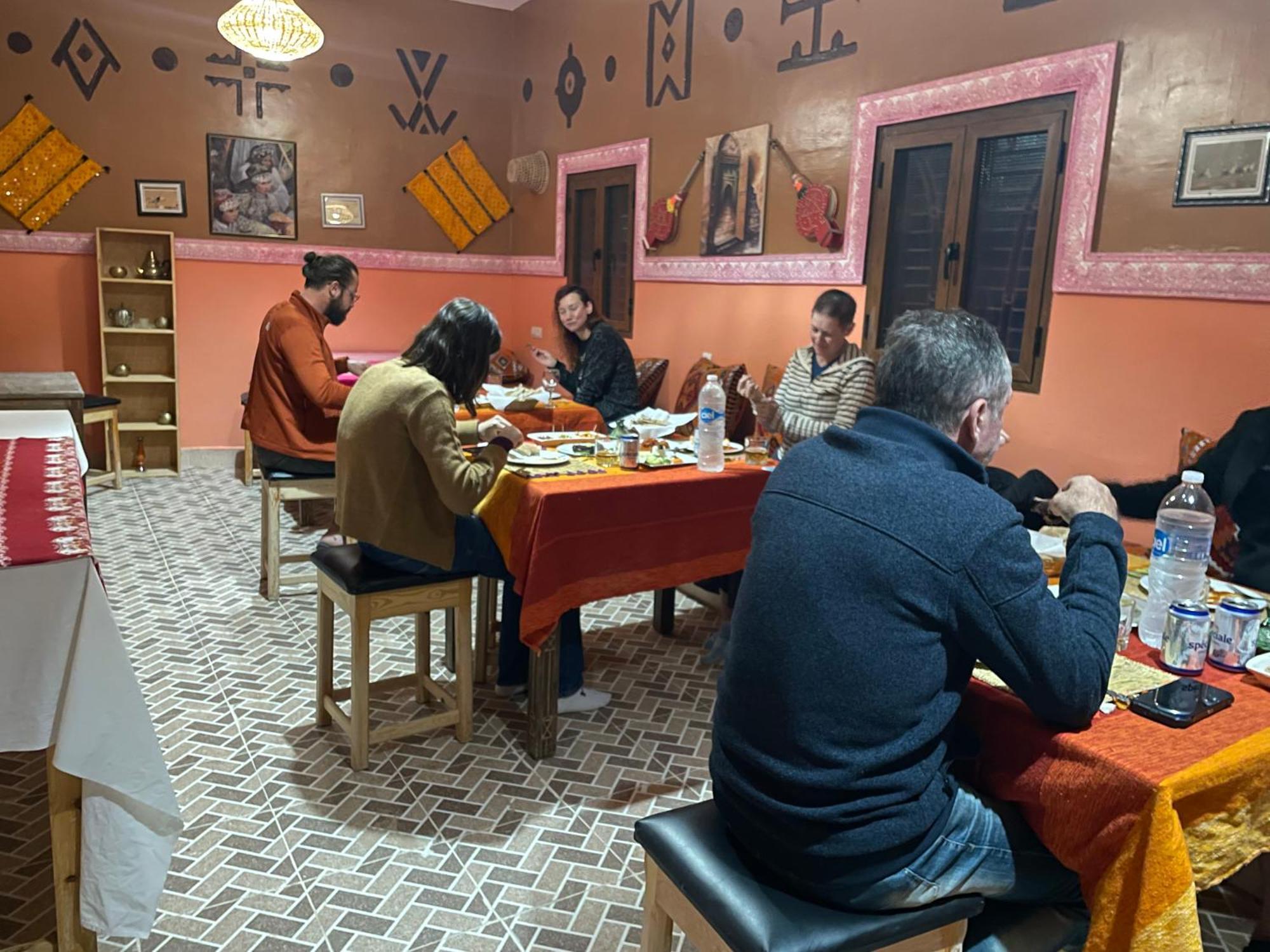 Riad Dades Birds Boumalne Dades Luaran gambar