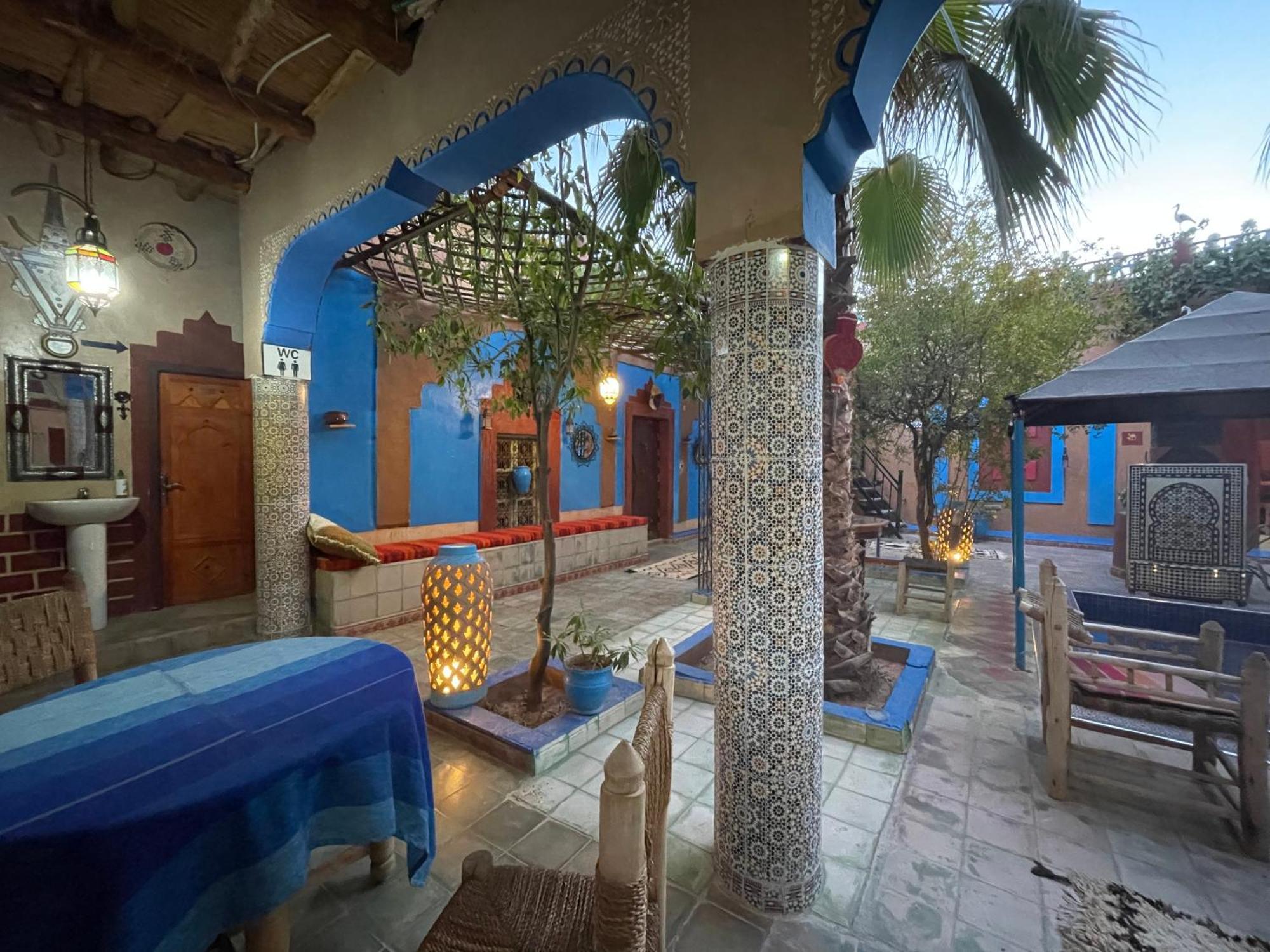 Riad Dades Birds Boumalne Dades Luaran gambar