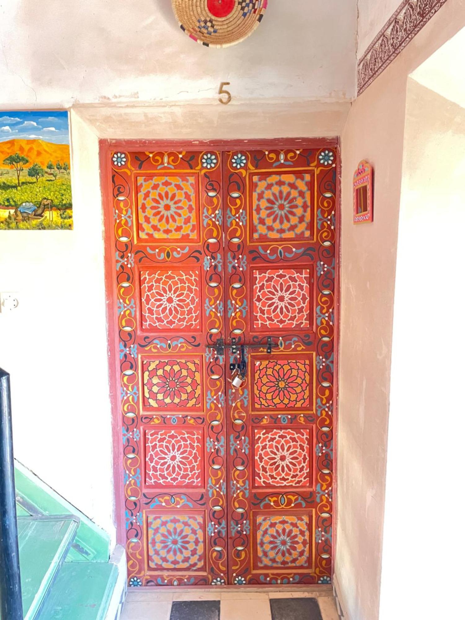 Riad Dades Birds Boumalne Dades Luaran gambar