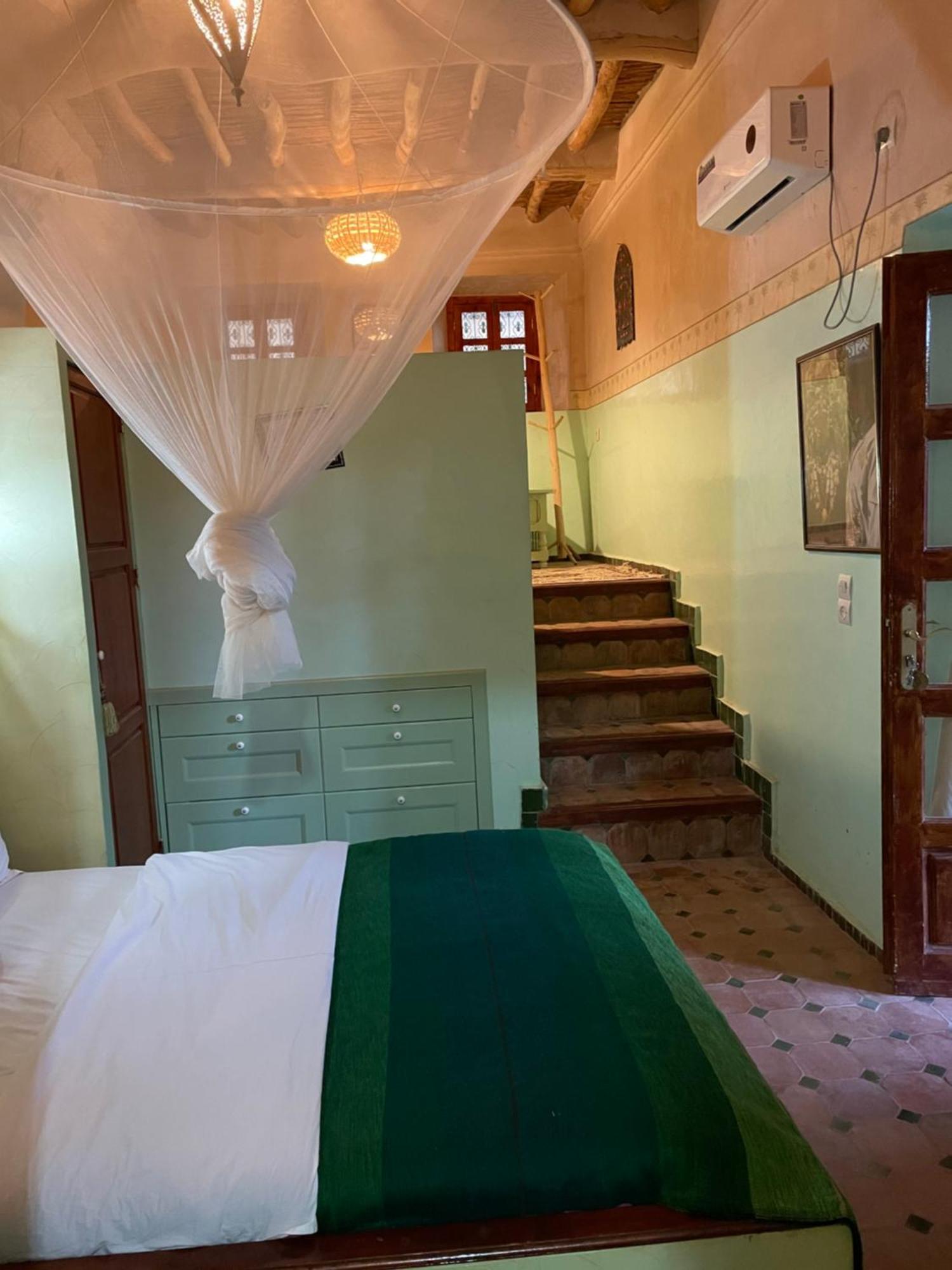 Riad Dades Birds Boumalne Dades Luaran gambar