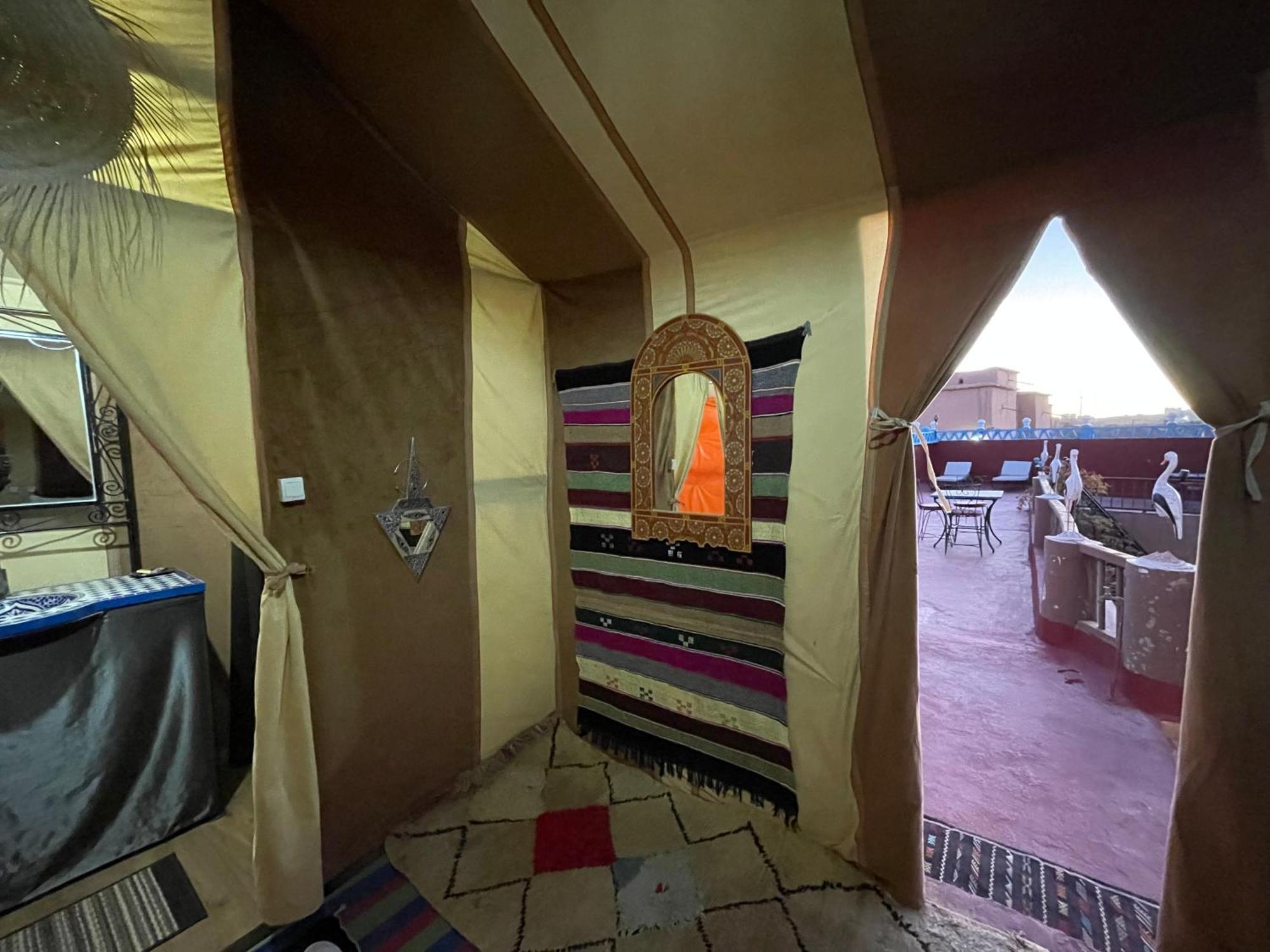Riad Dades Birds Boumalne Dades Luaran gambar